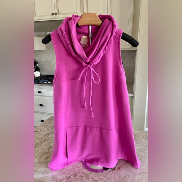 CALIA by Carrie Underwood Tops - 💕 CALIA BY CARRIE UNDERWOOD - PINK SLEEVELESS HOODIE - BRAND NEW - MEDIUM 💕